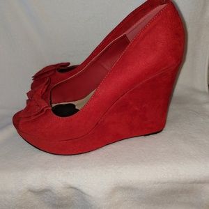 Torrid Red Bow Wedge sz 10